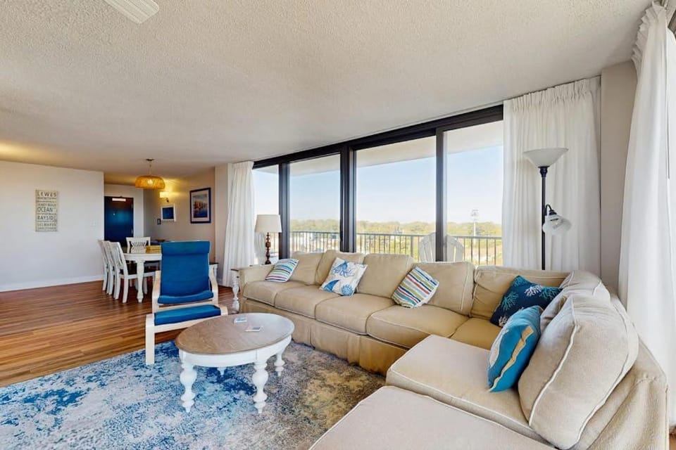Sea Colony oceanfront condo with pool hot tub sauna basketball elevator House in Sea Colony