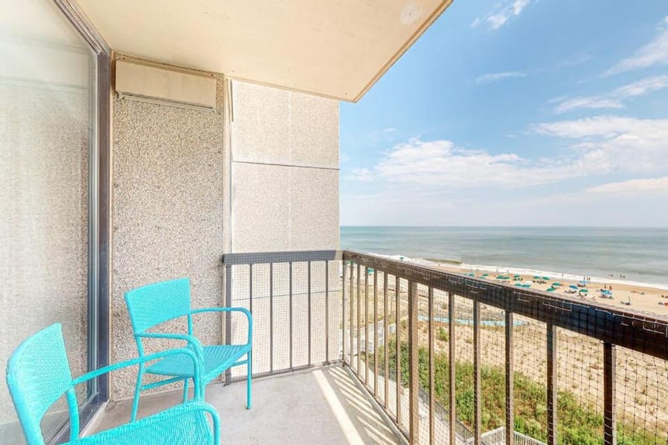 Sea Colony Ocean 6th floor condo with tennis court basketball court & balcony House in Sea Colony