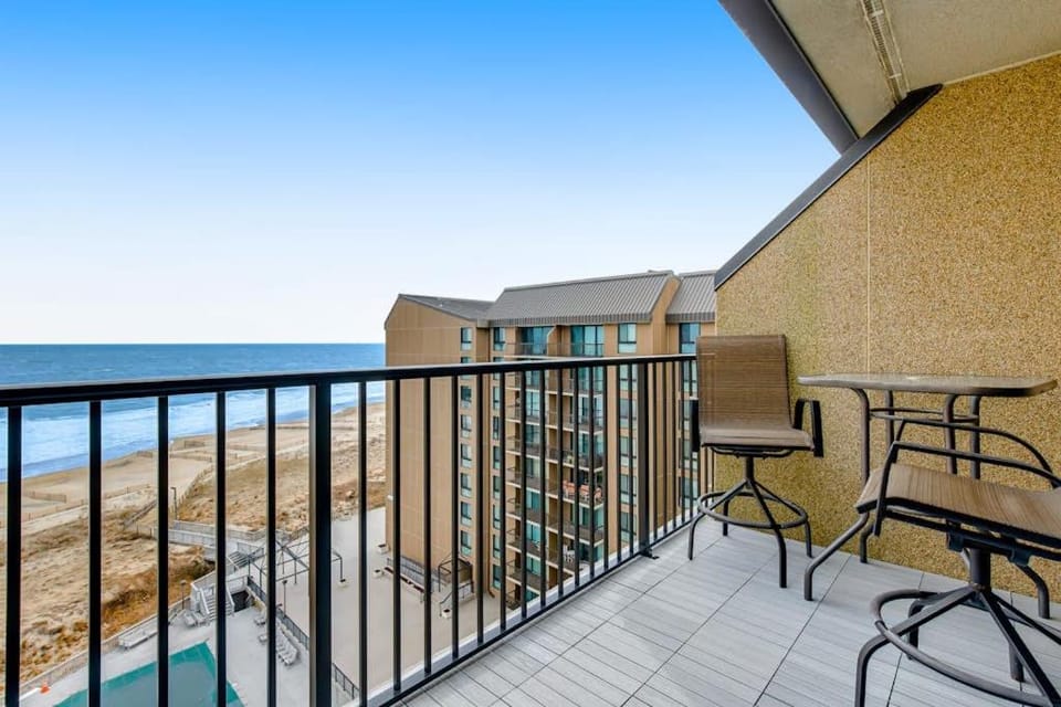 Sea Colony Ocean 9th floor condo with gym elevator & shared sauna House in Sussex County