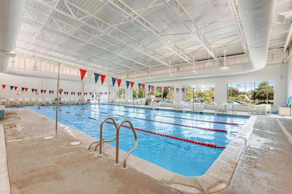 Sea Colony 5th floor condo with balcony & gym partial ocean view House in Sussex County