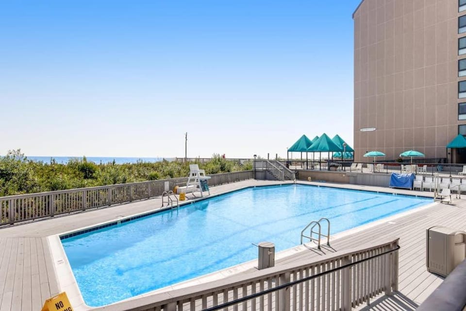 Sea Colony Ocean 3rd floor condo with pool tennis court & elevator House in Sussex County