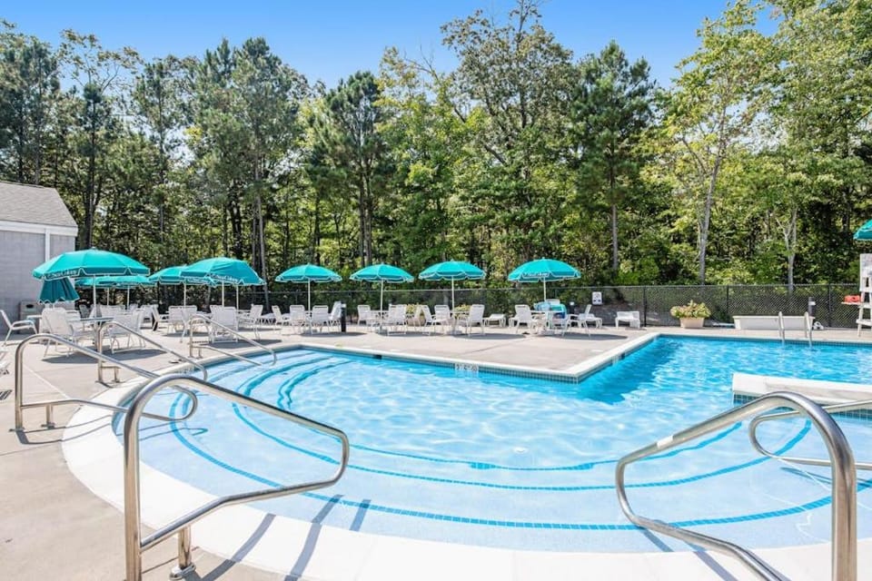 Sea Colony Ocean 6th floor condo with shared sauna elevator & free WiFi House in Sea Colony