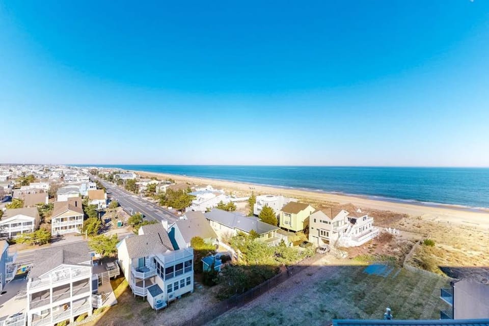 Sea Colony 8th Floor Condo with Private beach Gym & balcony with ocean view House in Sussex County