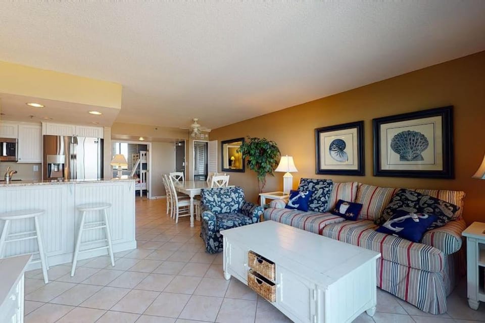 Sea Colony Ocean 3rd floor condo with tennis court elevator & balcony House in Sussex County