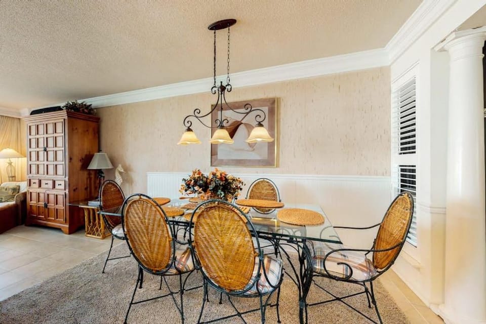 Sea Colony oceanfront 4th floor condo with elevator House in Sussex County