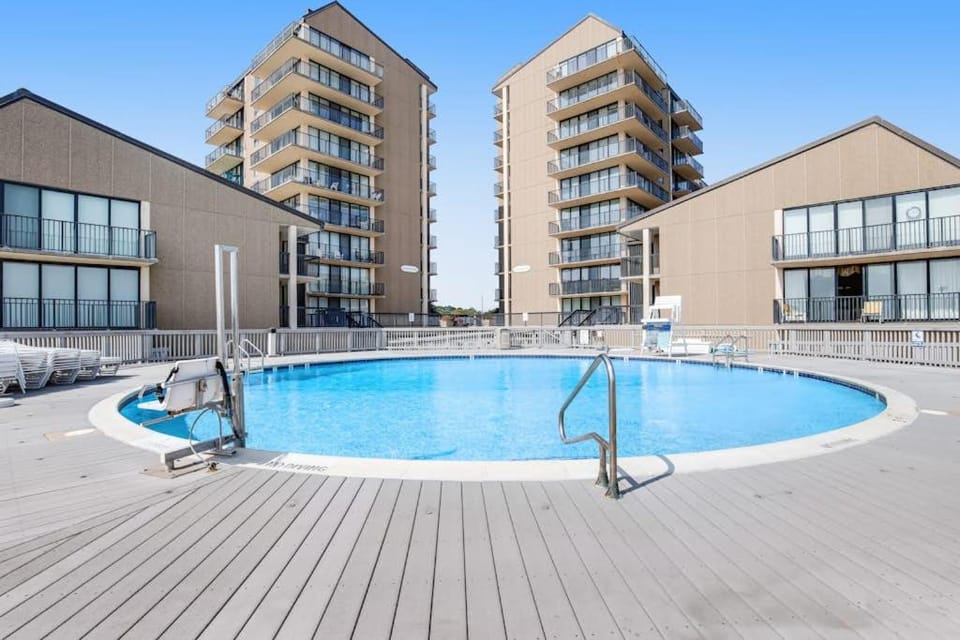 Sea Colony 8th floor condo with free WiFi balcony shared pool & ocean view House in Sussex County