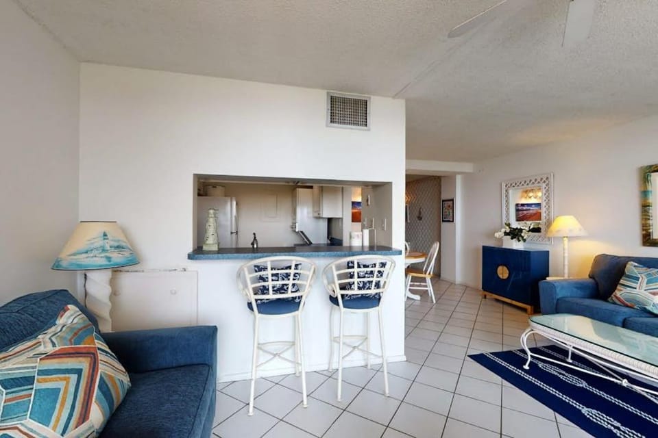Sea Colony Ocean 3rd floor condo with elevator gym & pool House in Sea Colony