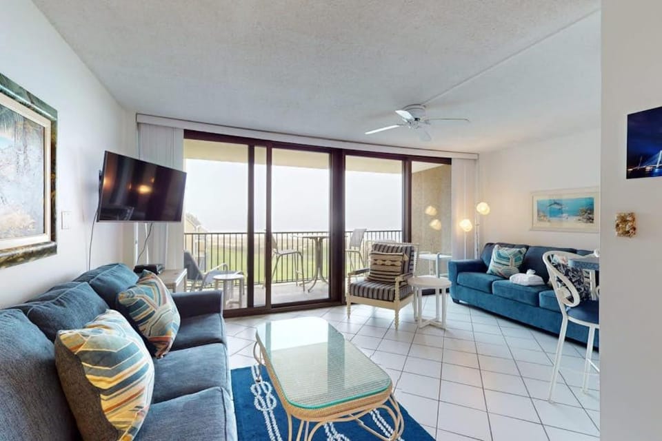 Sea Colony Ocean 3rd floor condo with elevator gym & pool House in Sea Colony