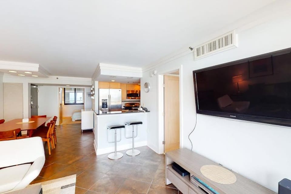 Sea Colony Ocean 3rd floor condo with gym basketball court & tennis court House in Sussex County