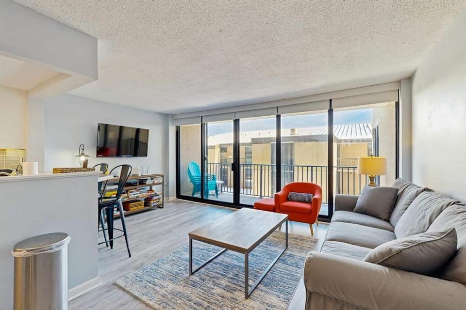 Sea Colony oceanfront 2nd floor condo with free WiFi shared sauna & pool House in Sussex County