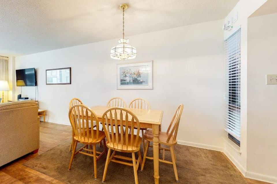 Sea Colony Ocean Third Floor Condo with Tennis Court Gym & Balcony House in Sussex County