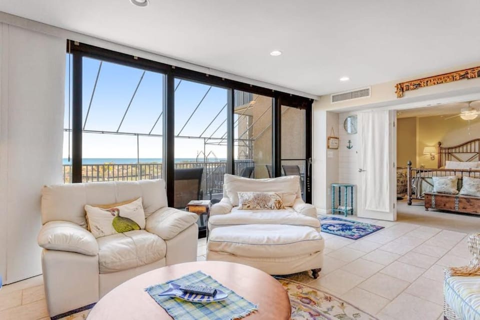 Sea Colony Ocean 1st floor condo with access to pool & tennis court balcony House in Sea Colony