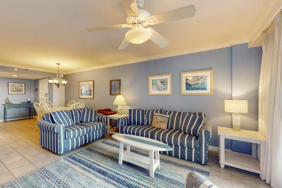Sea Colony Ocean 1st floor condo with balcony free WiFi & shared sauna House in Sea Colony