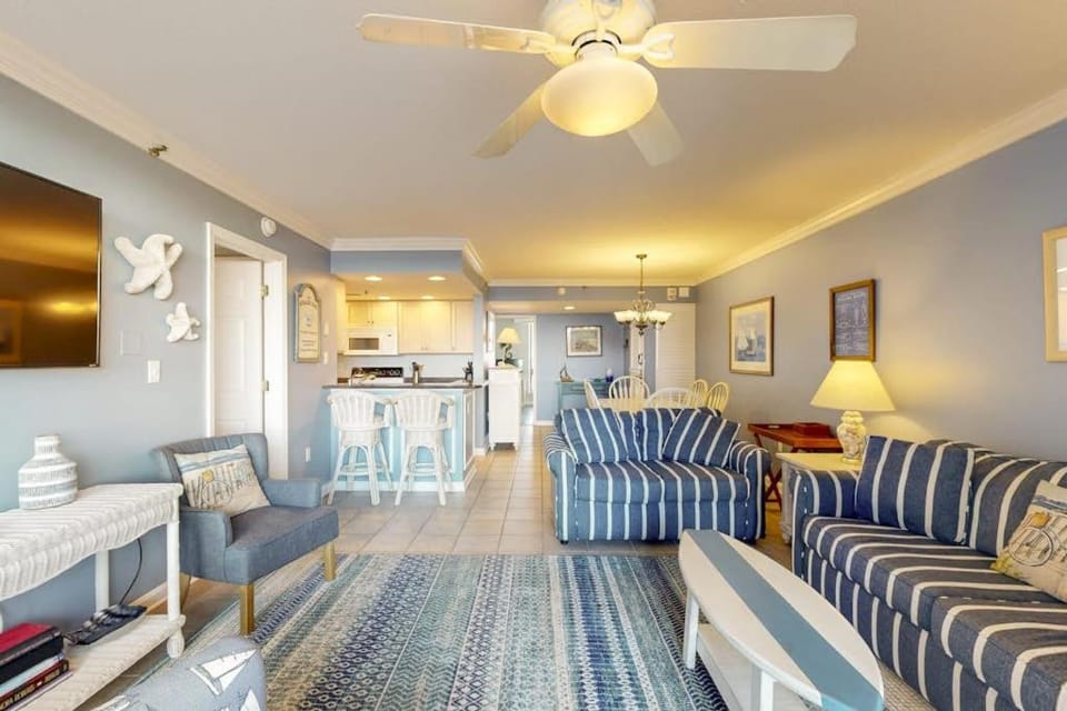 Sea Colony Ocean 1st floor condo with balcony free WiFi & shared sauna House in Sea Colony