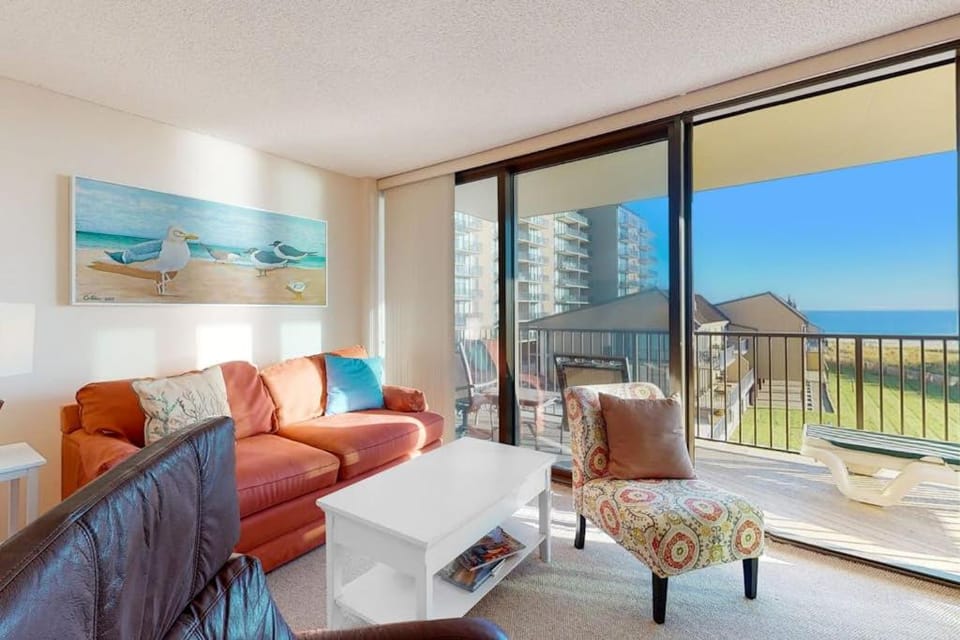 Sea Colony Ocean 3rd floor condo with pool tennis court & gym House in Sea Colony