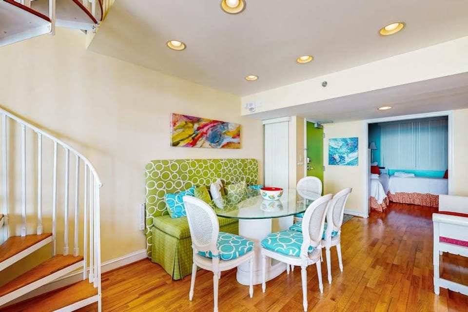 Sea Colony Ocean 9th floor condo with elevator basketball court & free WiFi House in Sussex County