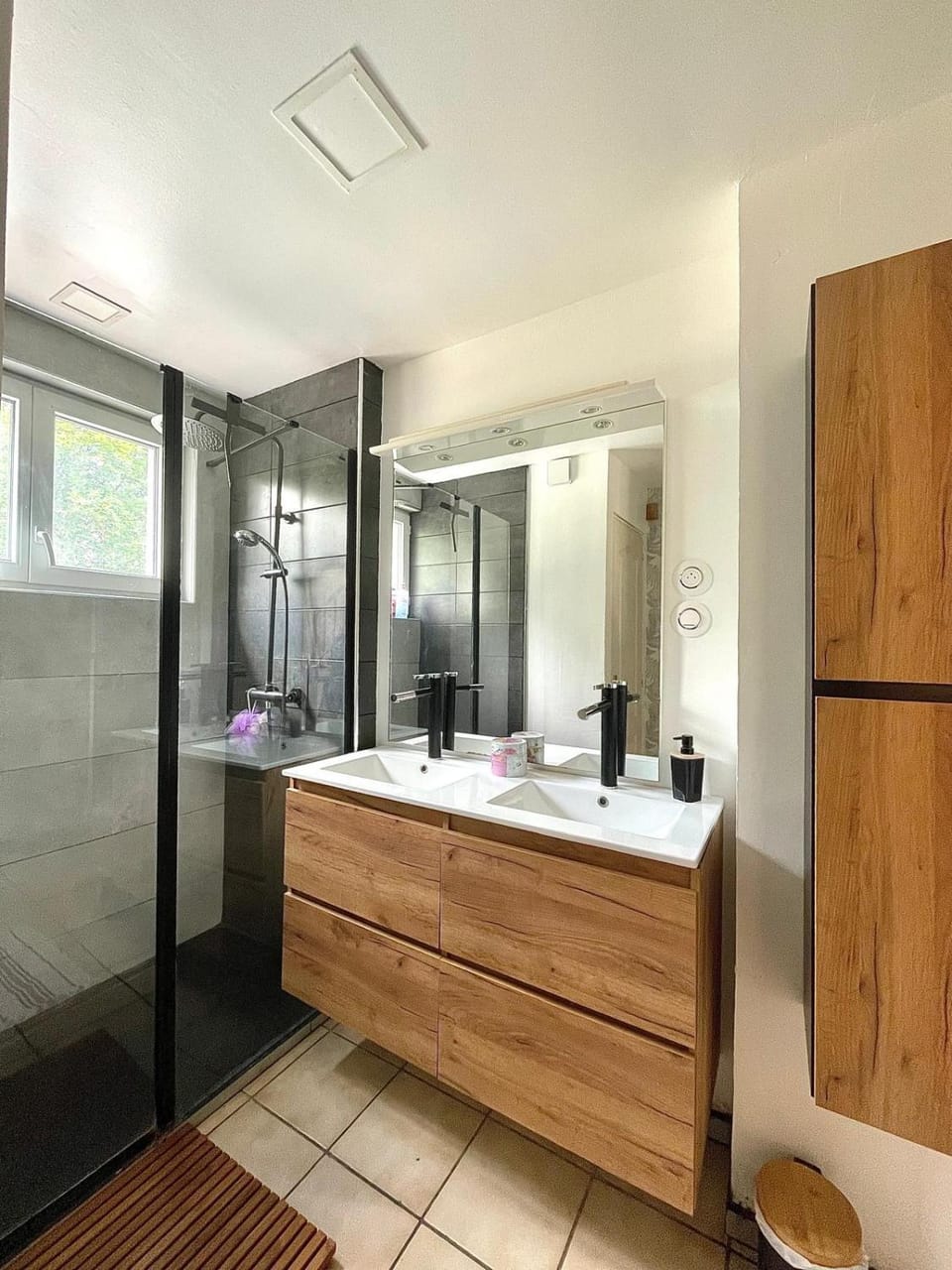 Shower, Bathroom