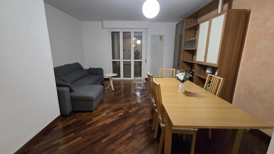 Einstein Apartment in Parma