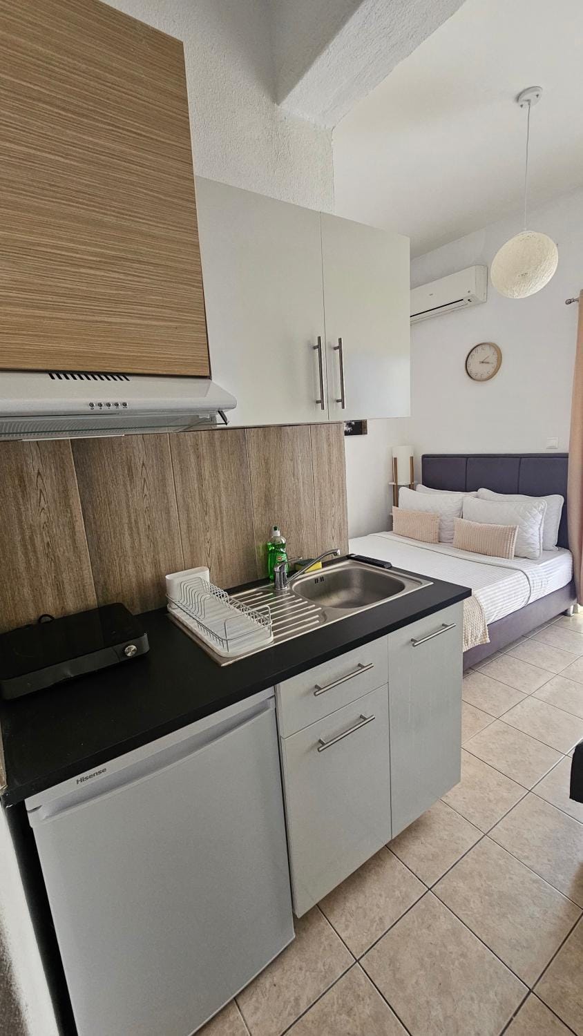 Bed, Kitchen or kitchenette