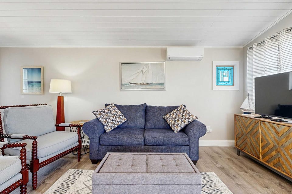 Oceanfront hotel suite at beachfront Sandbars Inn with balcony AC & firepit House in North Truro