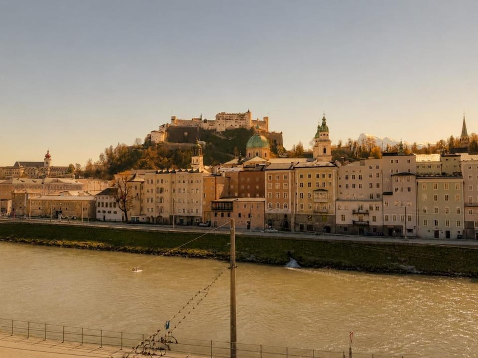 Historic penthouse loft with fortress view Apartment in Salzburg