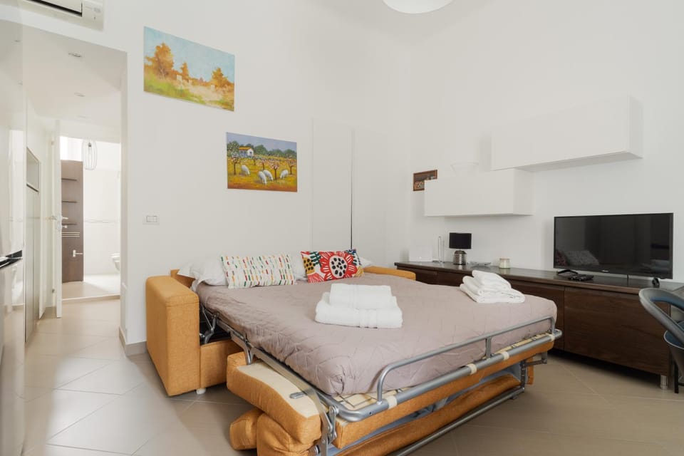 Bed, Living room