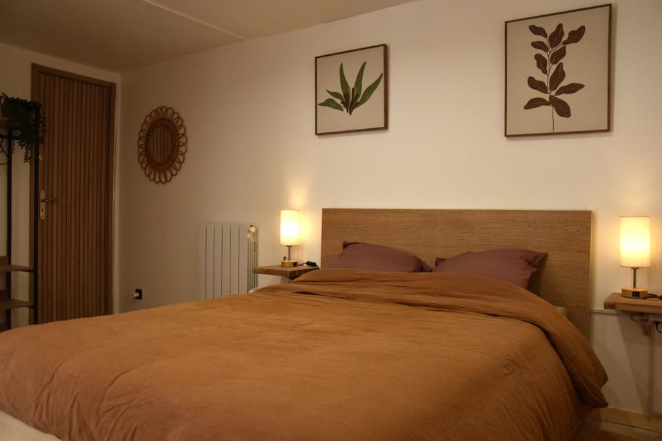 Bed, Bedroom