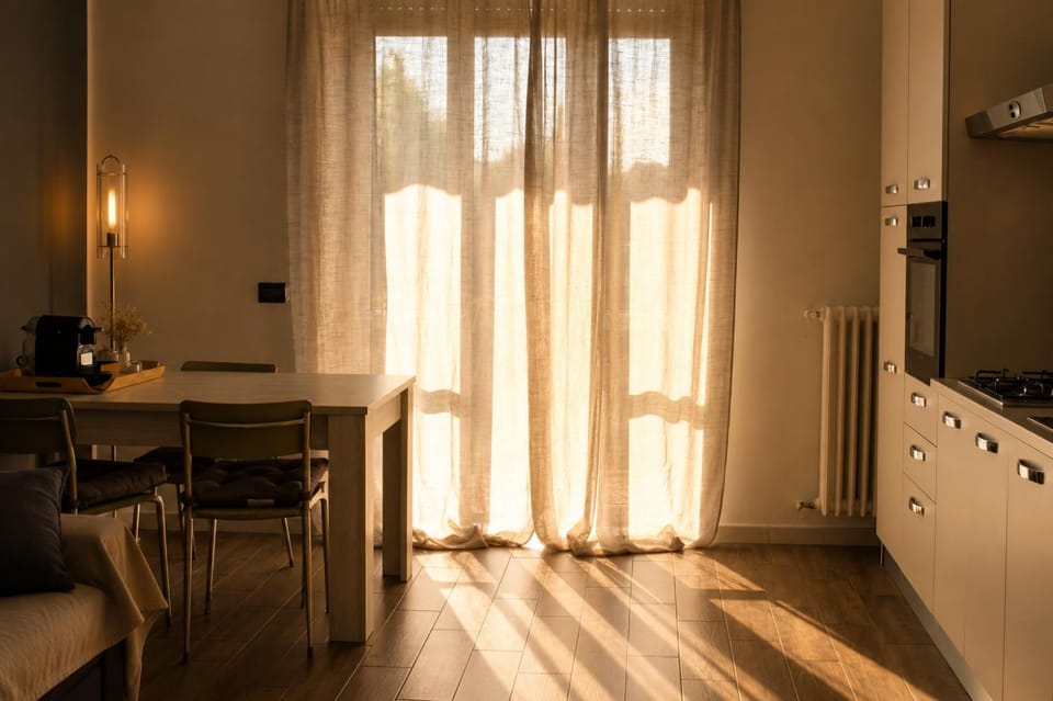 Kitchen or kitchenette, Living room, Seating area, Dining area