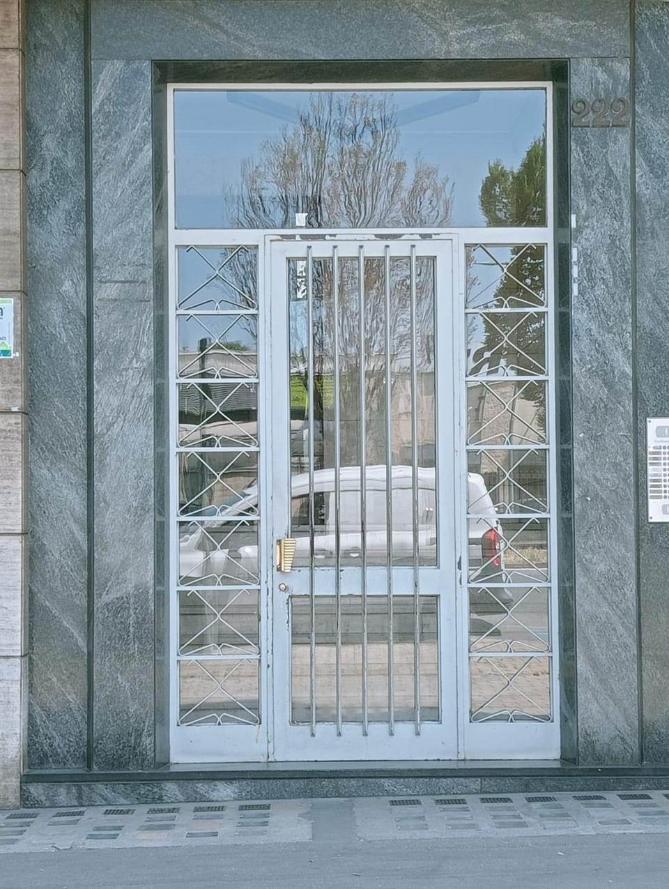 Facade/entrance