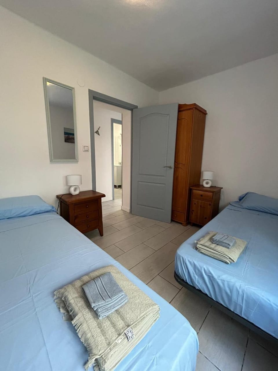 Bed, Photo of the whole room, Bedroom, towels, wardrobe