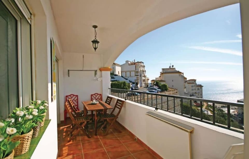 Seaview Apartment Walk to Beach Apartment in Costa del Sol