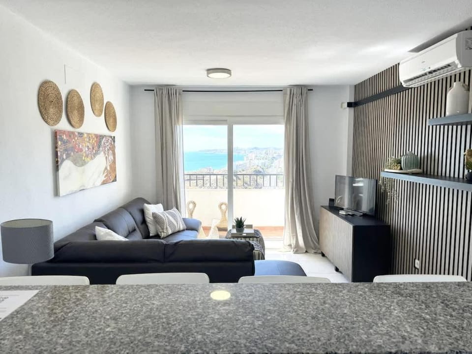 Seaview Apartment Walk to Beach Apartment in Costa del Sol