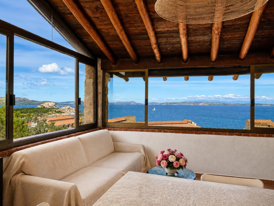 Living room, Sea view
