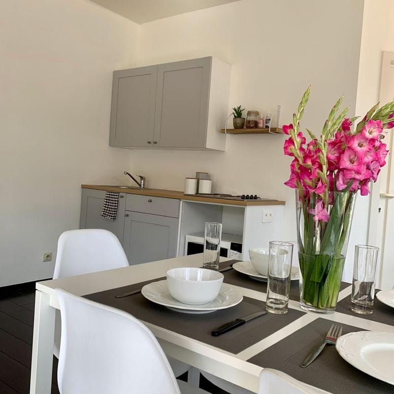 Ruim appartement met zijdelings zeezicht vlak aan de dijk Apartment in Koksijde