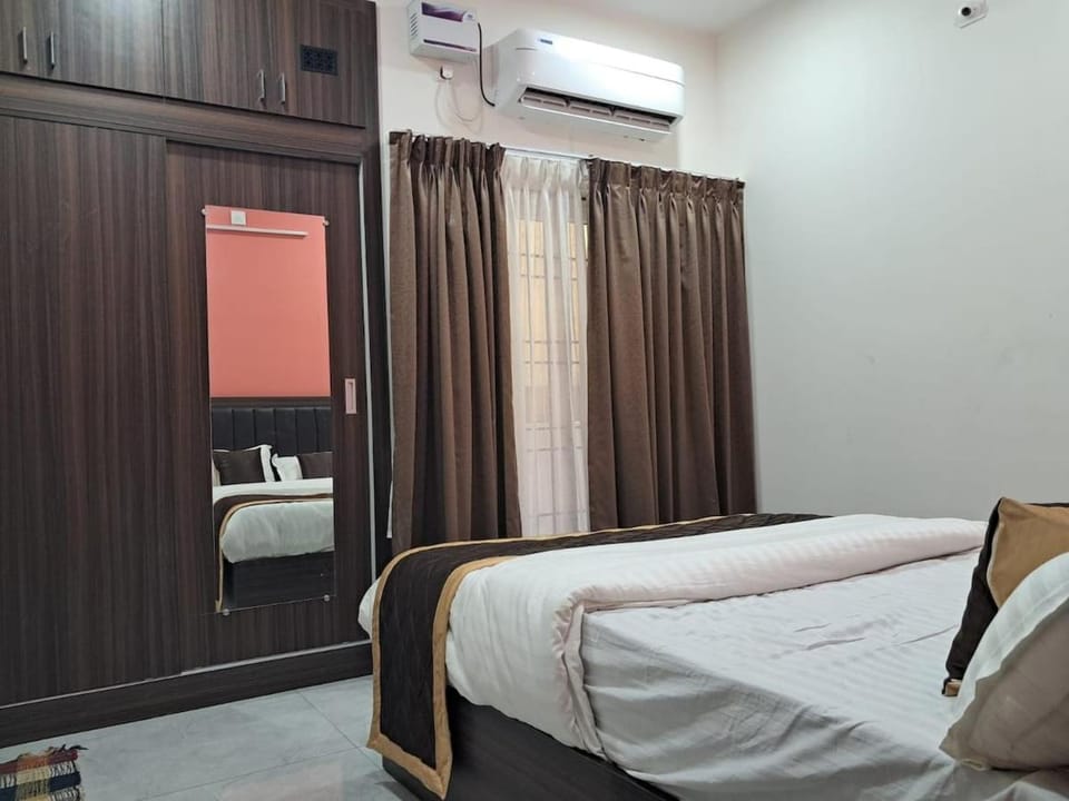 Fully Furnished - 2BHK Flat Near Rajiv Gandhi Sqr Apartment in Puducherry