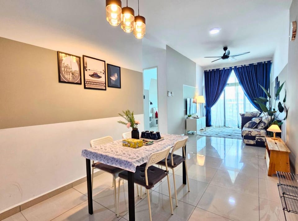 Living room, Photo of the whole room, Dining area