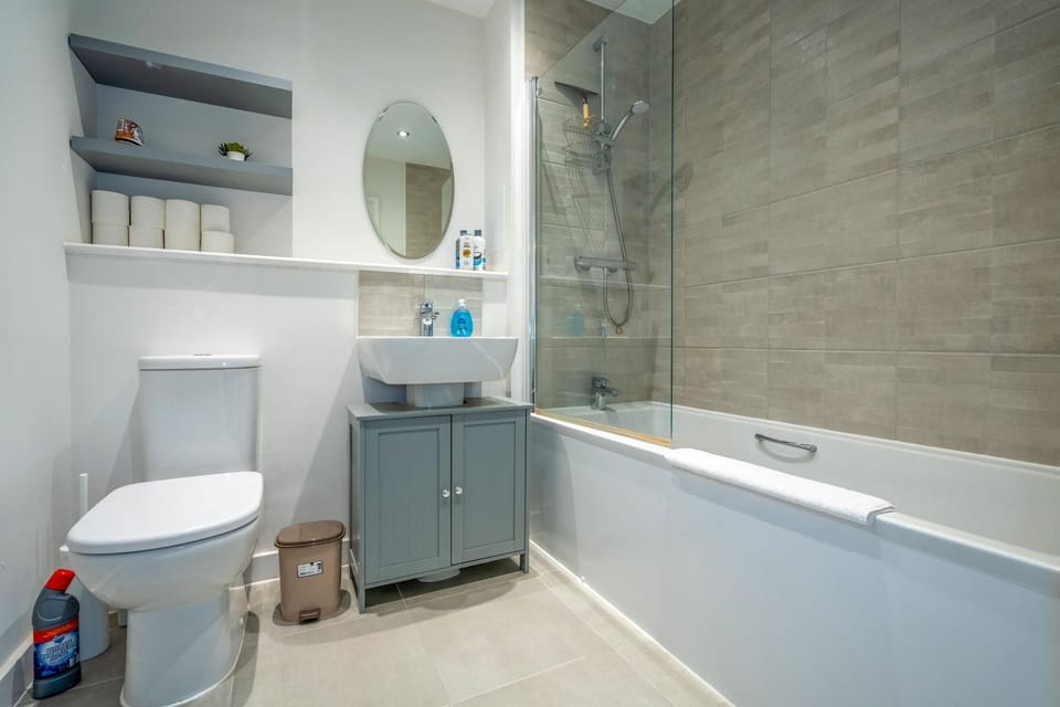 Bright & Modern 1BDR Flat in New Malden Apartment in Kingston upon Thames