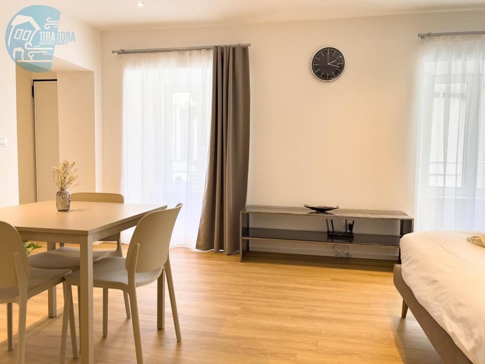 Imbriani 10B Tirabora Short Rent Apartment in Trieste