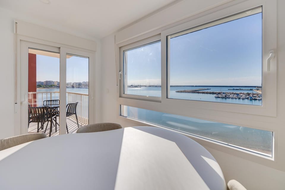 Blue Bay Torrevieja Apartment in Torrevieja