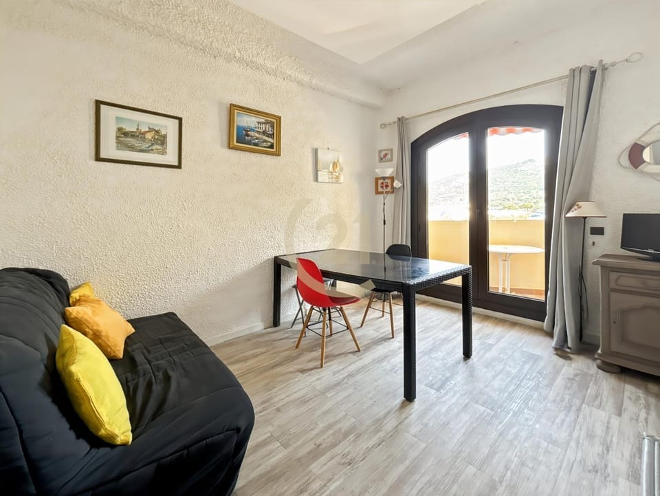 Appartement face au port et la plage à la Marine de Sant Ambroggio Apartment in Lumio