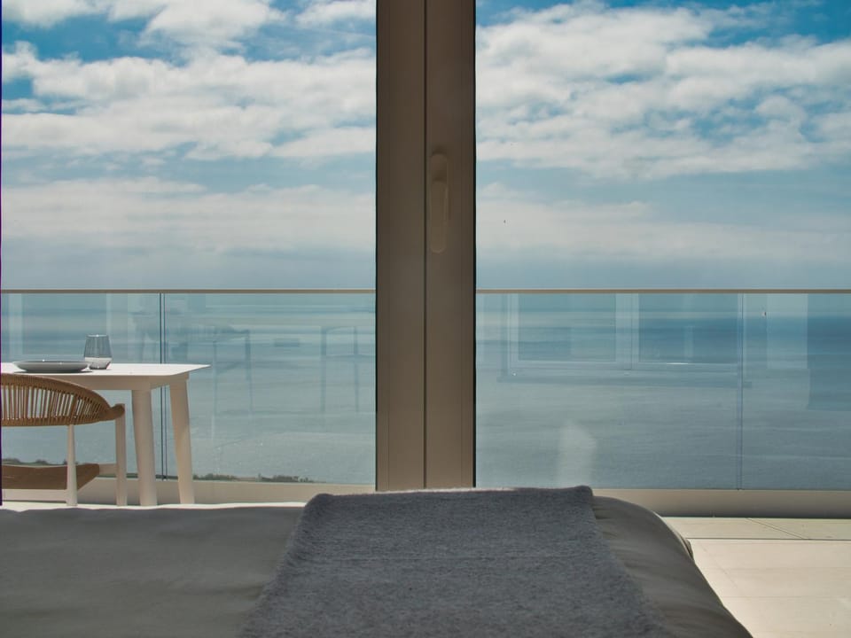 Bed, Balcony/Terrace, Bedroom, Sea view
