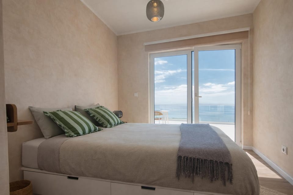 Bed, Bedroom, Sea view