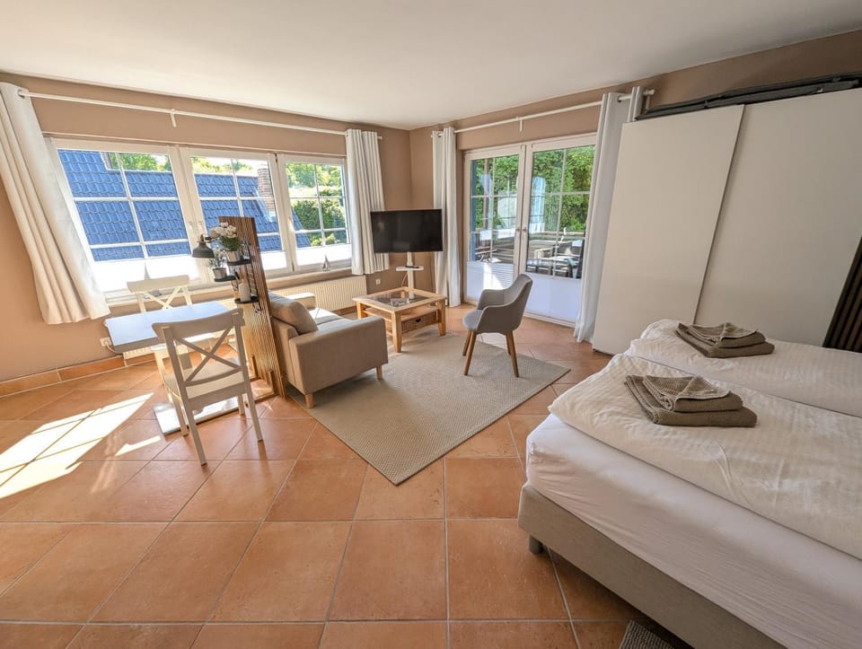 Living room, Bedroom