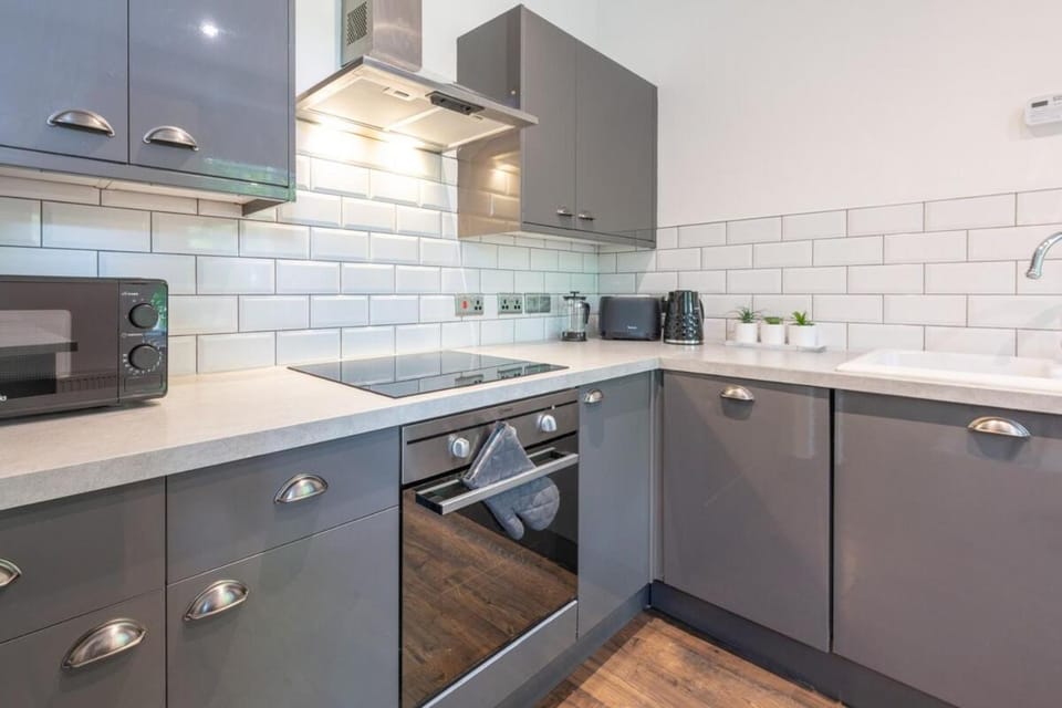 Kitchen or kitchenette, kitchen
