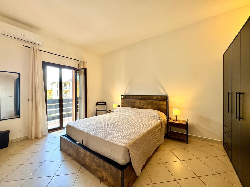 Bed, Photo of the whole room, Bedroom, wardrobe