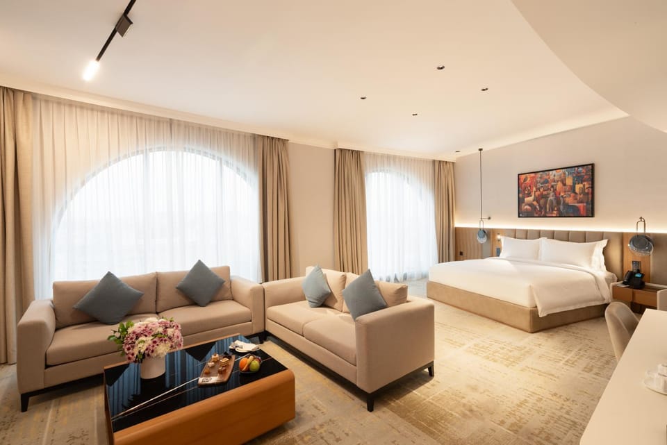 Bed, Living room, Photo of the whole room, Seating area, Bedroom