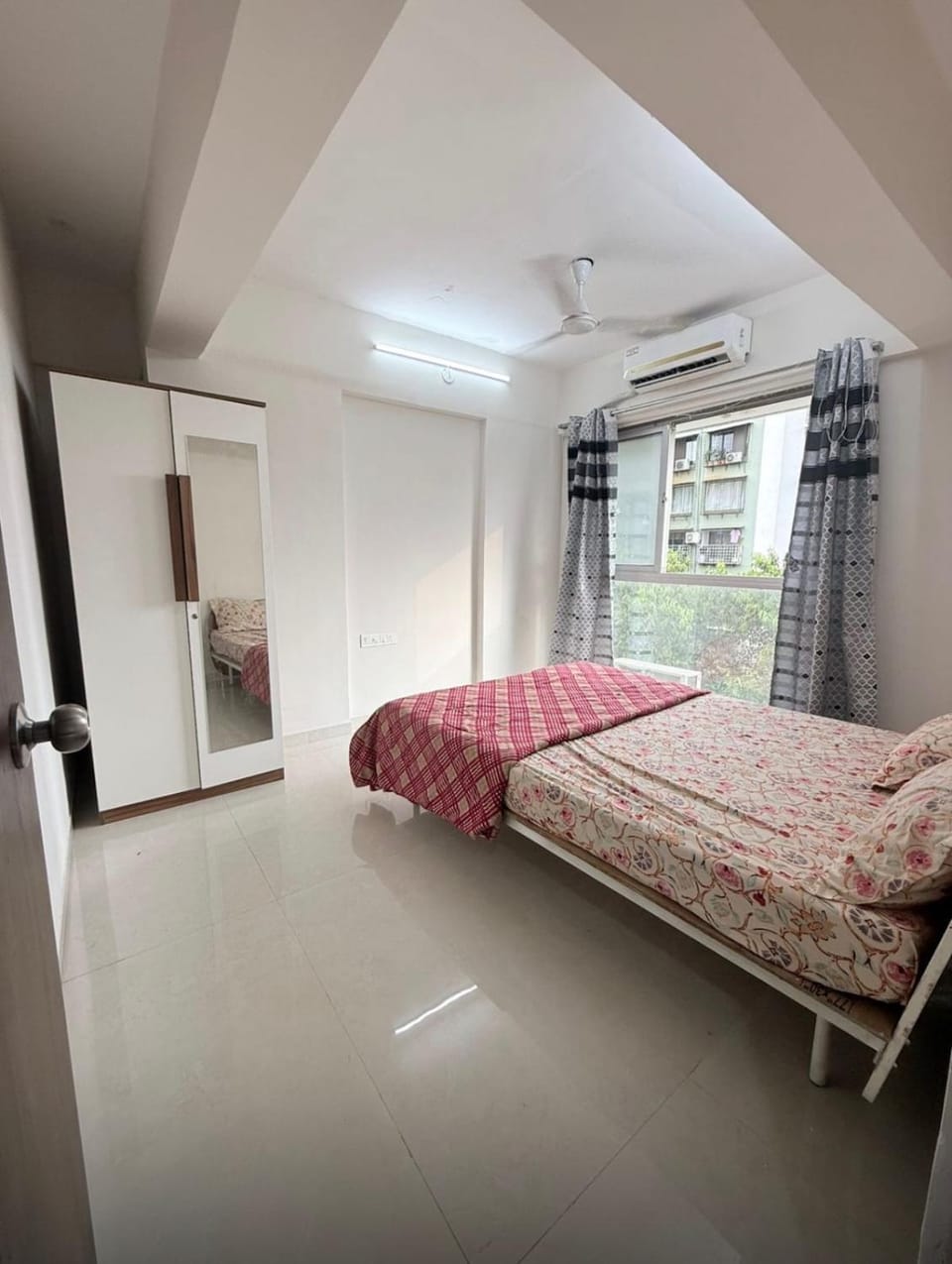 2bhk in Versova Apartment in Mumbai