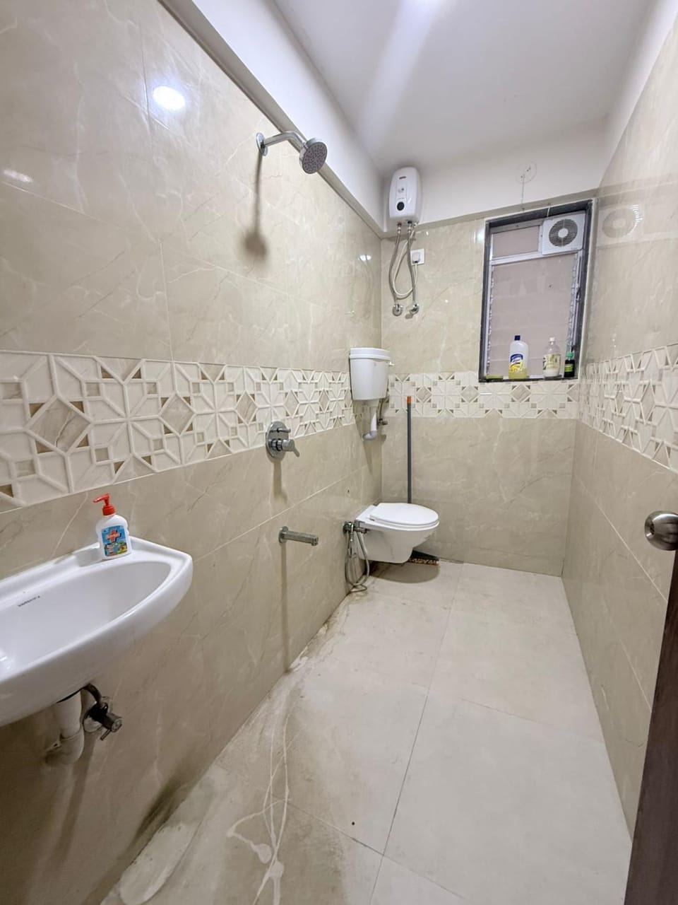 2bhk in Versova Apartment in Mumbai