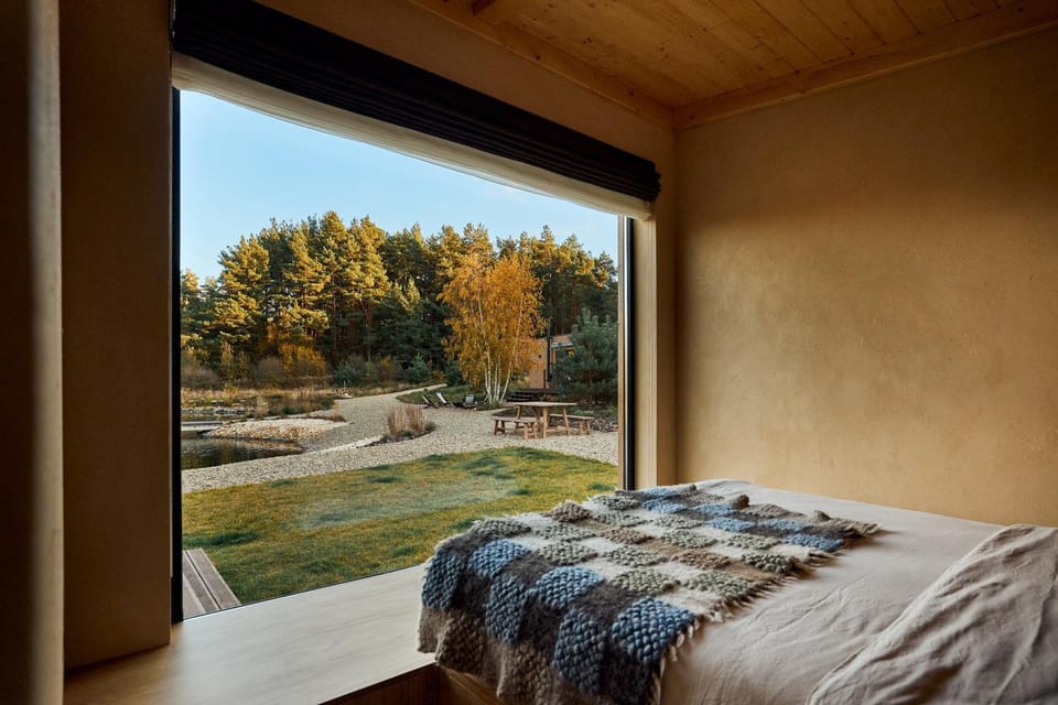 Bed, Bedroom, Lake view, Inner courtyard view