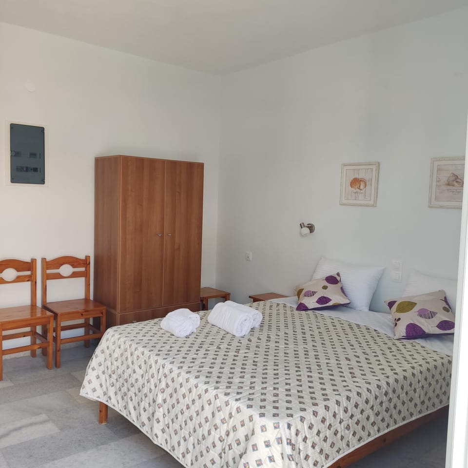 Bed, Bedroom, wardrobe